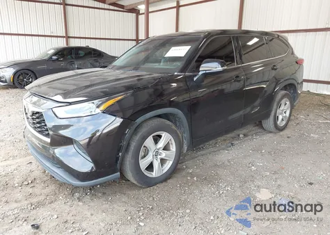 2022 Toyota Highlander L z USA, uszkodzony, nr VIN 5TDCZRAHXNS115429